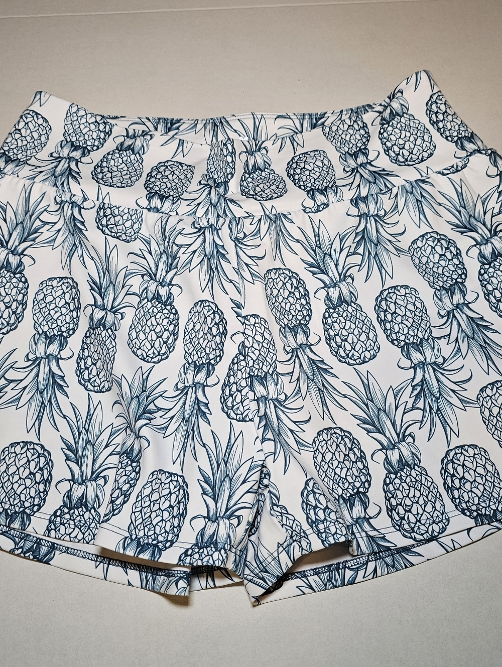 Love Fitness Pineapple Shorts L Athletic Gym Beach White Blue Lined Hawaii